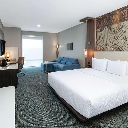 La Quinta Inn & Suites By Wyndham Nashville Downtown Stadium Экстерьер фото