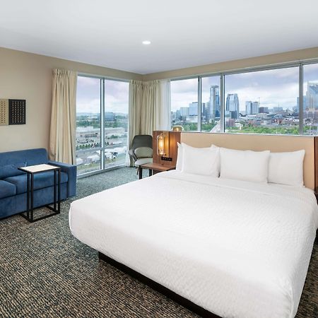 La Quinta Inn & Suites By Wyndham Nashville Downtown Stadium Экстерьер фото