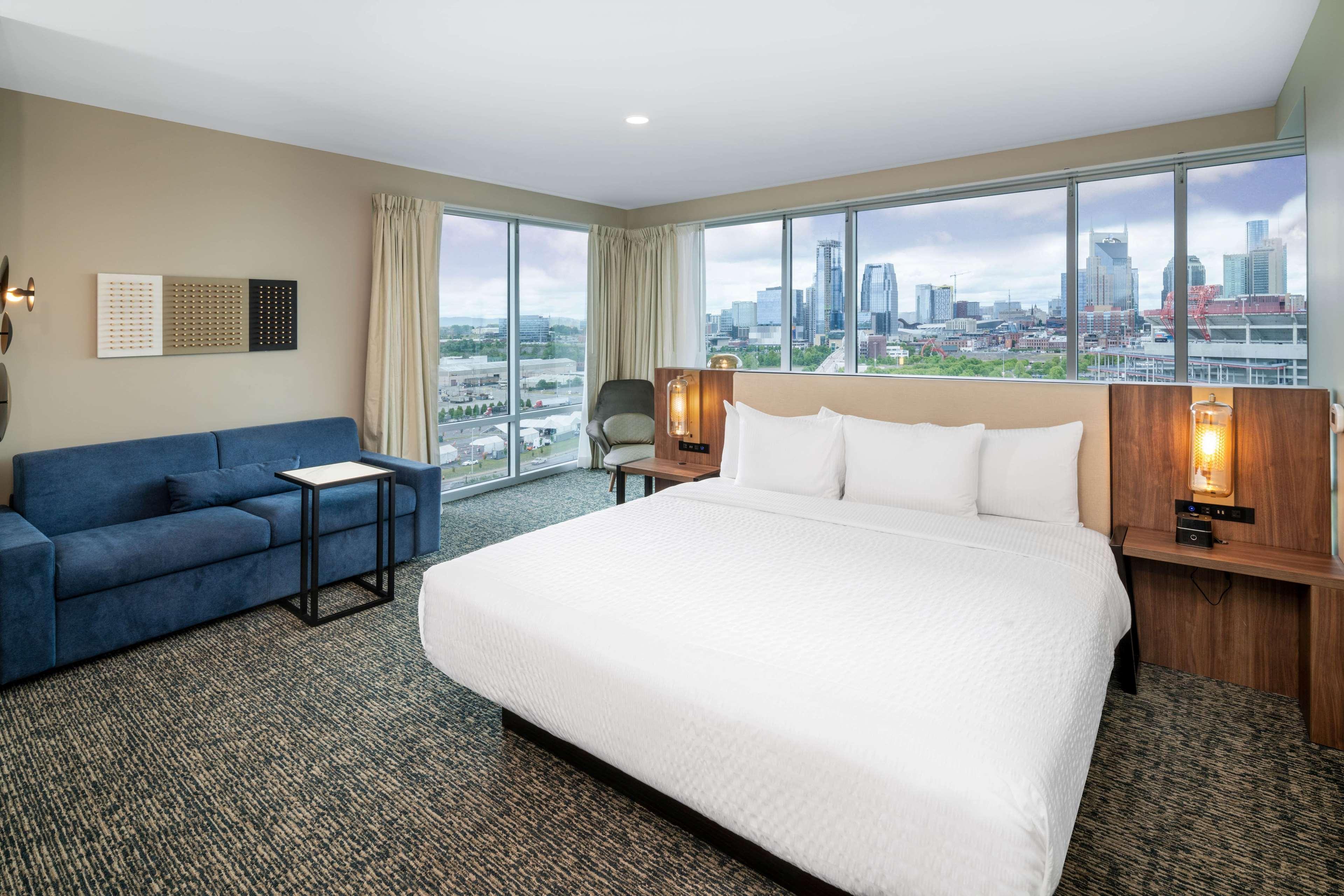 La Quinta Inn & Suites By Wyndham Nashville Downtown Stadium Экстерьер фото