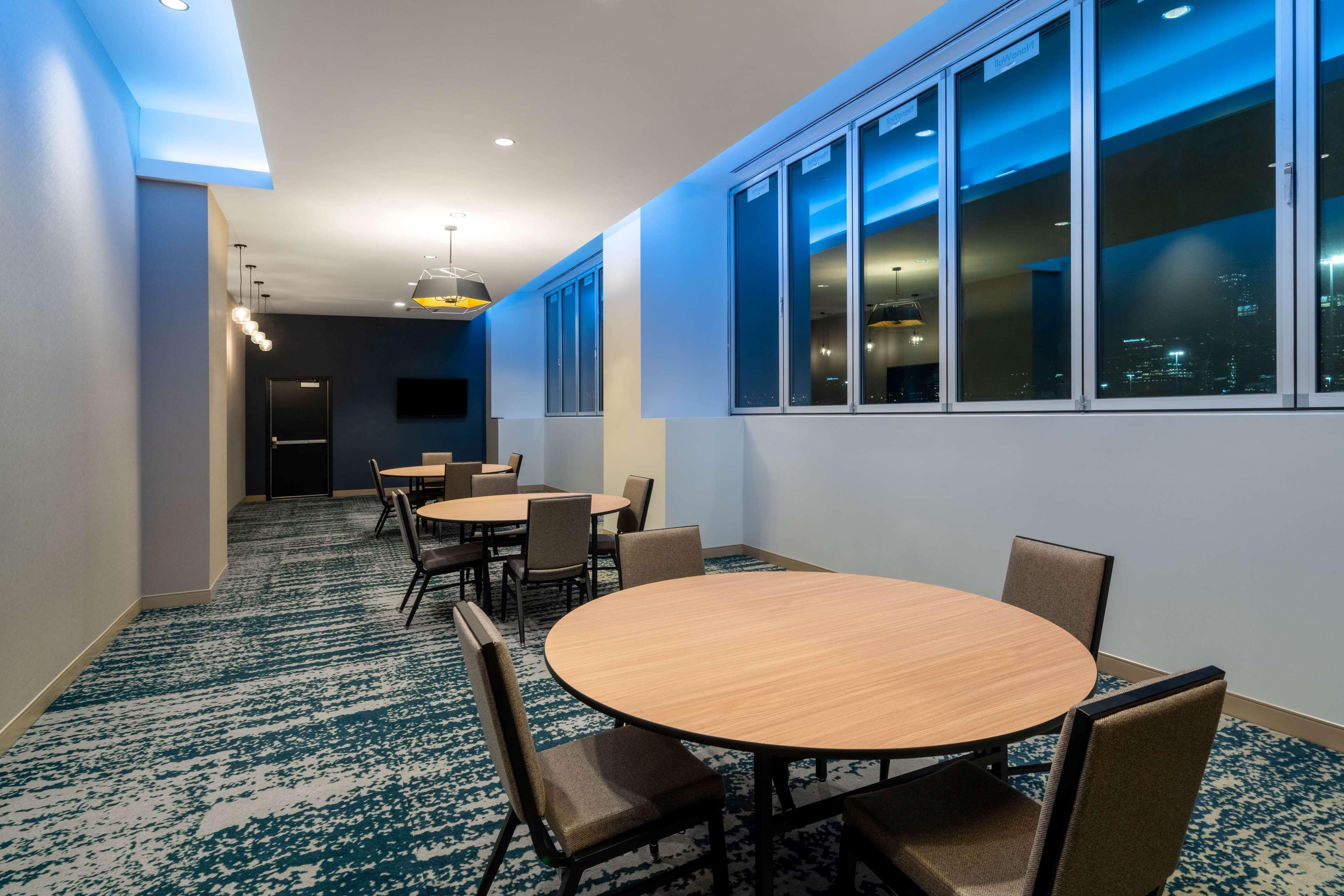 La Quinta Inn & Suites By Wyndham Nashville Downtown Stadium Экстерьер фото